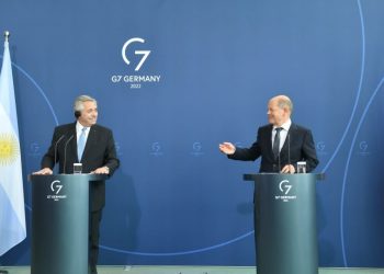 Fernández centra su gira europea en el potencial agroexportador del país