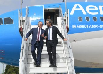 Fernández cerró una gira sin grandes definiciones