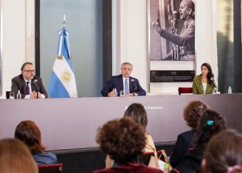 Fernández promulgó la ley de cannabis medicinal en el país