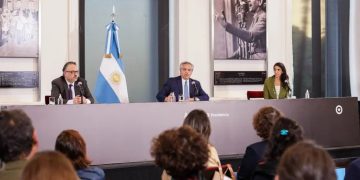 Fernández promulgó la ley de cannabis medicinal en el país