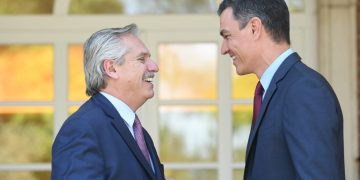 Por la guerra, Fernández ofrece alimentos y energía a Sánchez