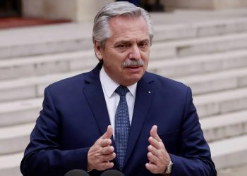 Fernández saludó a los trabajadores y celebró el “crecimiento del empleo privado”