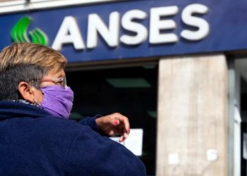 Comenzó el pago de haberes y del refuerzo de $ 12.000 para jubilados y pensionados