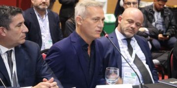 Avilés pidió la reactivación del Hub aéreo Córdoba