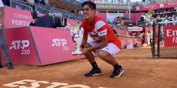 Báez logró en Estoril su primer título en el circuito ATP