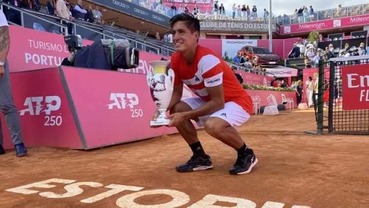 Báez logró en Estoril su primer título en el circuito ATP