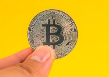 El Central les prohibió a los bancos ofrecer criptoactivos