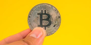 El Central les prohibió a los bancos ofrecer criptoactivos