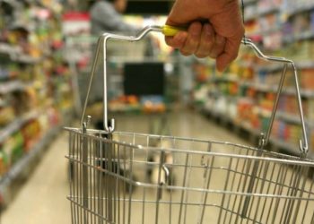 El salario mínimo vital y móvil no llega a cubrir la canasta alimentaria de una familia