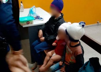 Tres niños fueron rescatados de la calle en la madrugada