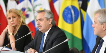 Fernández a ministros de la Celac: “Deberíamos unir voces para decirle al norte que pare”