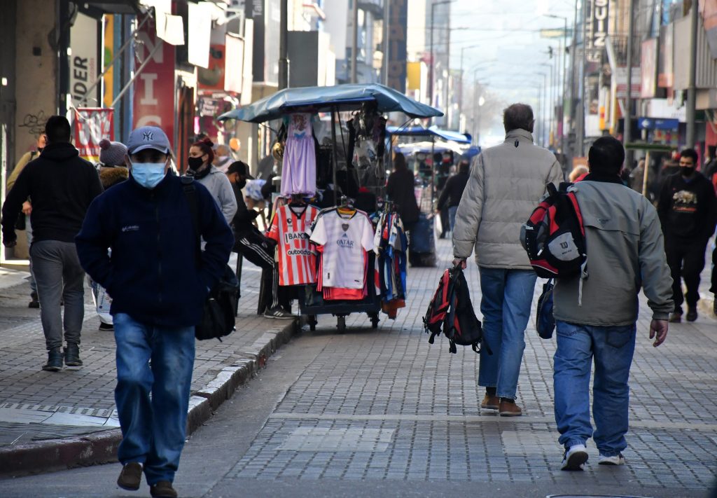 Por una ola de frío polar, continuarán las bajas temperaturas en el centro del país