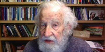 Chomsky alerta por la estrategia de EE.UU. y la UE en el conflicto