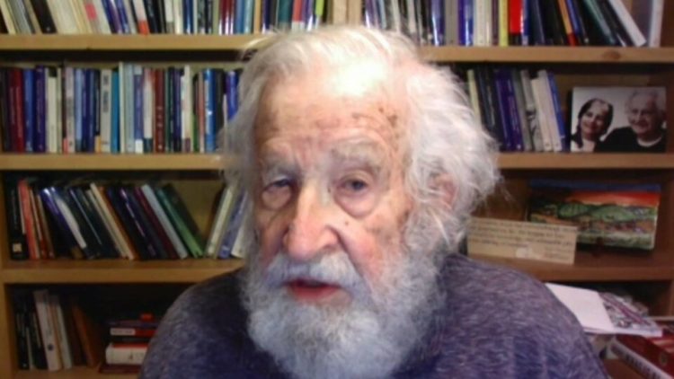 Chomsky alerta por la estrategia de EE.UU. y la UE en el conflicto