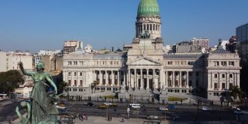 La oposición parlamentaria va por una agenda de alto voltaje