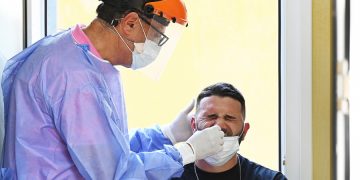 Reportaron 76 muertos y 17.646 nuevos casos de coronavirus en la última semana