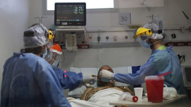 Ante la suba de infectados, recomiendan reforzar la vacunación contra el Covid-19