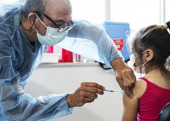 120.000 chicos recibirán la tercera dosis