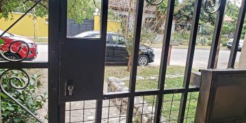 En un violento robo, delincuentes sustrajeron medicamentos oncológicos de una jubilada