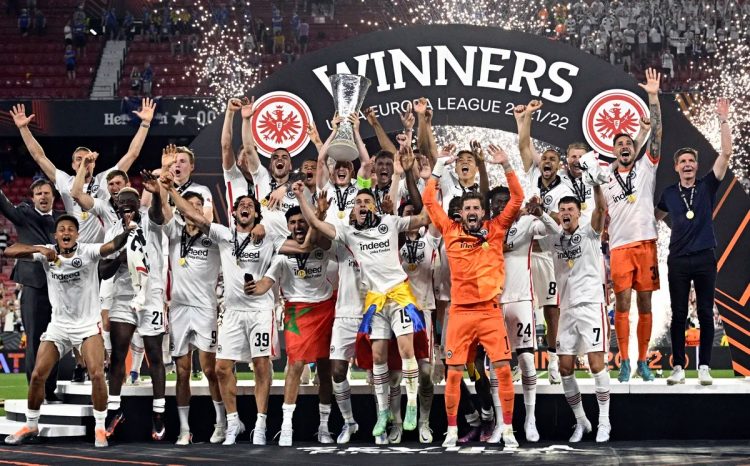 Eintracht Frankfurt derrotó a Rangers y es campeón