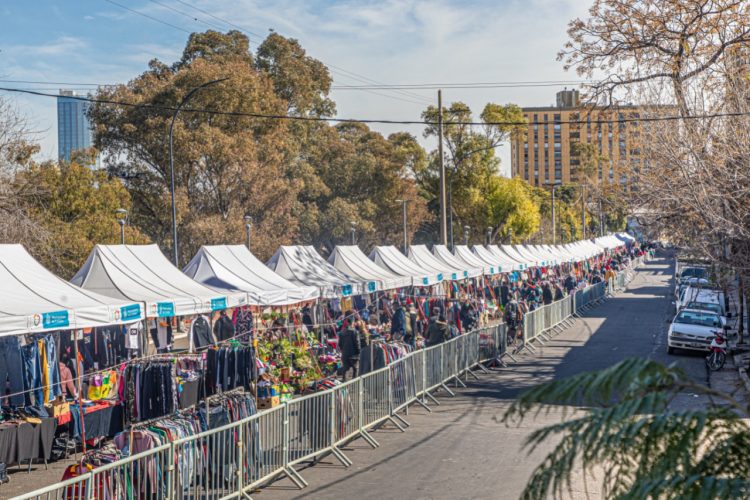 Los 54 paseos de la economía social ya tienen inscriptos a más de 3400 feriantes