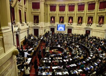 La oposición en bloque obligó al oficialismo a discutir la boleta única