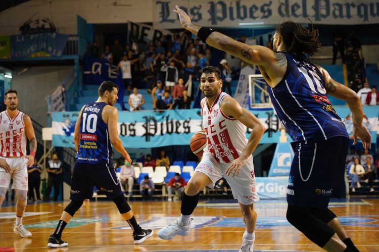 Instituto perdió y no pudo barrer la serie