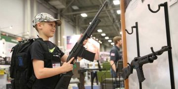 Las pistolas, el dinero, la estupidez