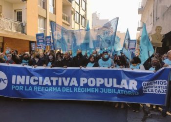 Jubilaciones: lanzan una consulta popular contra el diferimiento