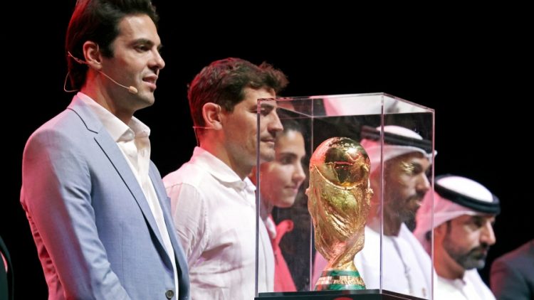 Casillas y Kaká encabezaron el lanzamiento de la gira de la Copa del Mundo