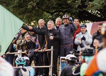 Llaryora, a la cabeza en las encuestas para la Gobernación
