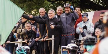 Llaryora, a la cabeza en las encuestas para la Gobernación