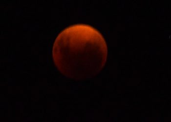 Foto por foto, así se vio el eclipse lunar en Córdoba