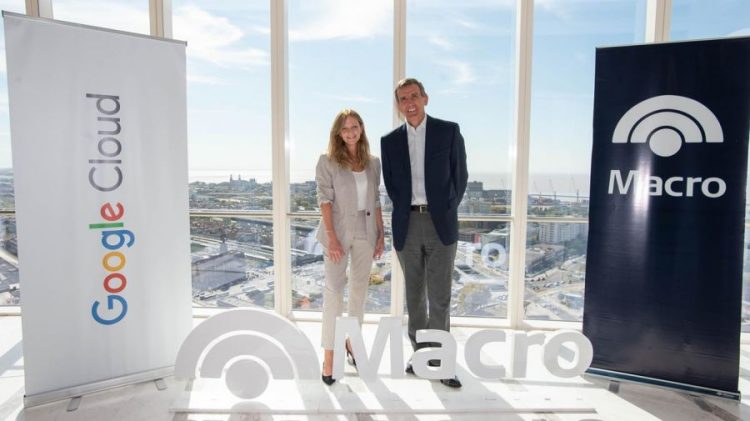 Banco Macro impulsa su transformación cultural y digital con Google Workspace Natalia Scaliter, gerenta de Google Cloud Argentina y su par de Banco Macro, Gustavo Manríquez.