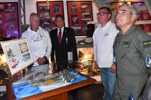 Entronizaron los restos de un avión caído en el Museo Nacional de Malvinas