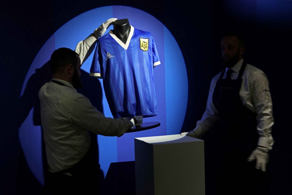 Se vendió la camiseta de Maradona a una cifra histórica