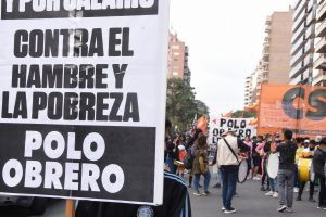 Una multitudinaria movilización piquetera reclamó por trabajo y salario digno en el centro