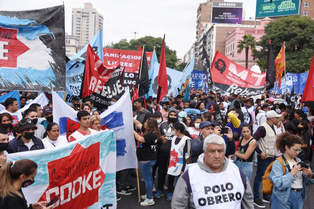 La Marcha Federal Piquetera hace su paso por el centro de nuestra ciudad  