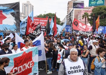 La Marcha Federal Piquetera hace su paso por el centro de nuestra ciudad  
