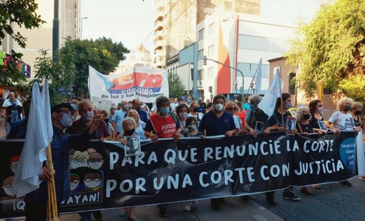 Manifestación local contra la Suprema Corte de Justicia