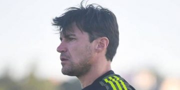 Alexander Medina acordó su llegada a Vélez