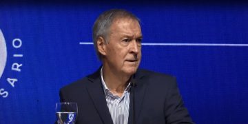 Schiaretti disertó sobre su gestión en Fundación Mediterránea