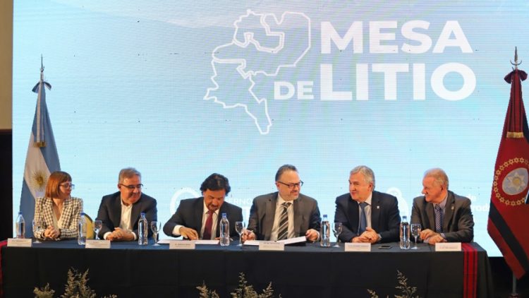La explotación de recursos naturales, eje de la agenda productiva