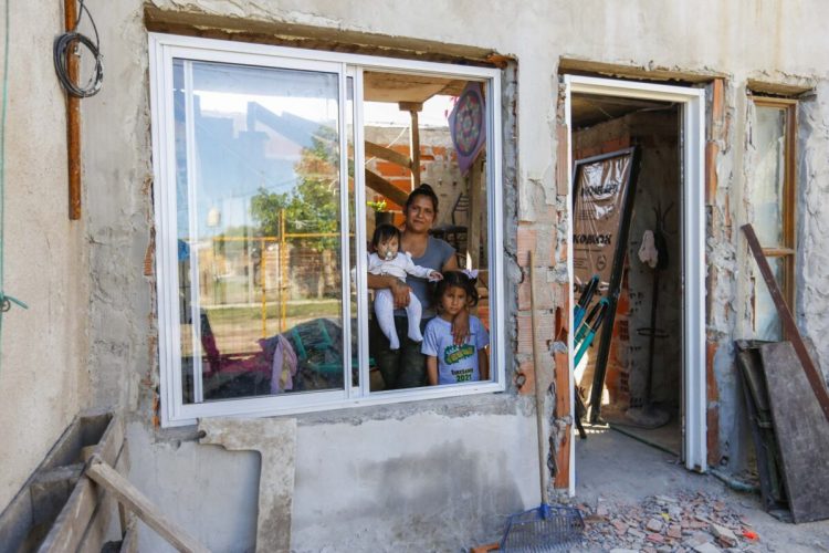Reabrió la inscripción al sorteo de fondos para que mujeres de barrios populares reformen su casa