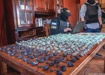 Detiveron a ocho personas por venta de drogas en Córdoba