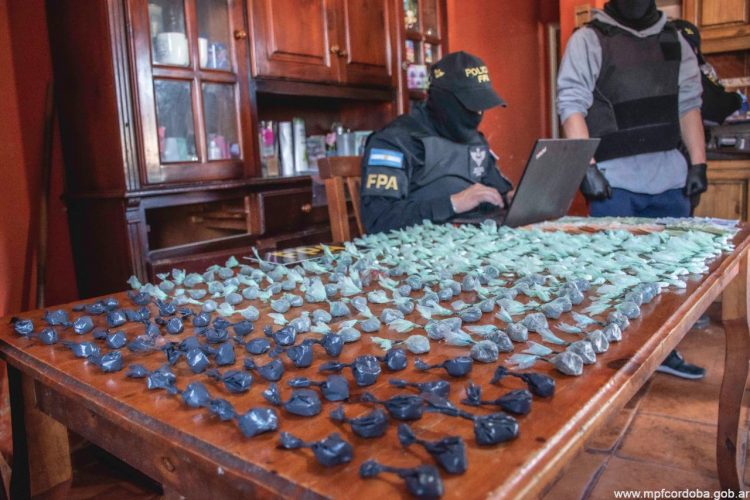 Las sustancias secuestradas en barrio Villa Inés de nuestra ciudad.