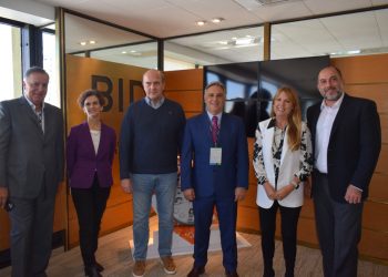 Firman un acuerdo para apoyar emprendimientos tecnológicos