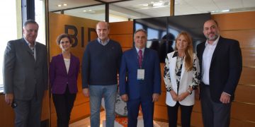 Firman un acuerdo para apoyar emprendimientos tecnológicos