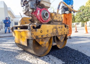 Pymes locales repararon baches en 218 barrios