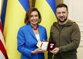 Pelosi viajó hasta Kiev para respaldar a Zelenski